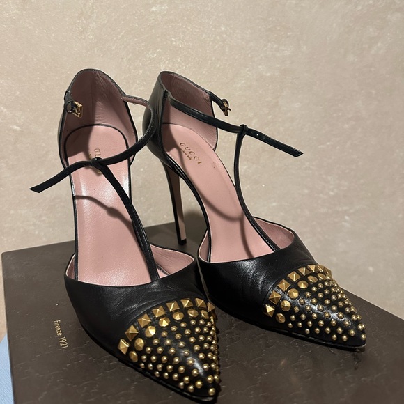 Gucci Shoes - GUCCI
Leather Studded Accents Pumps, Worn still in good condition